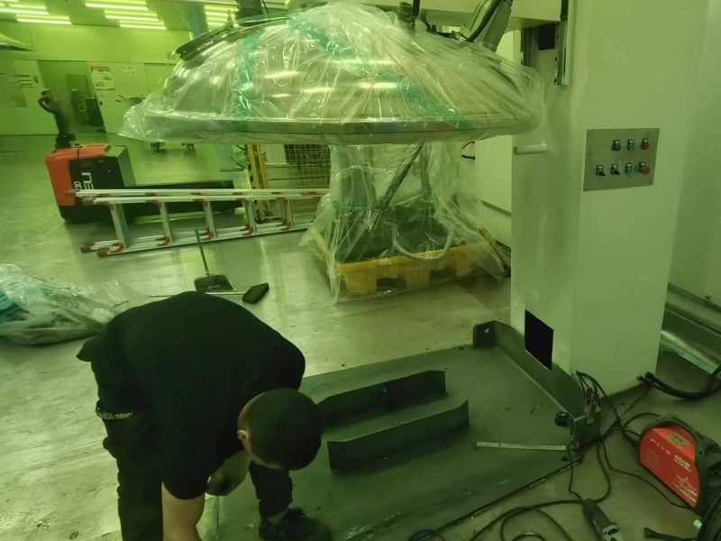 1000L真空脱泡机现场交付