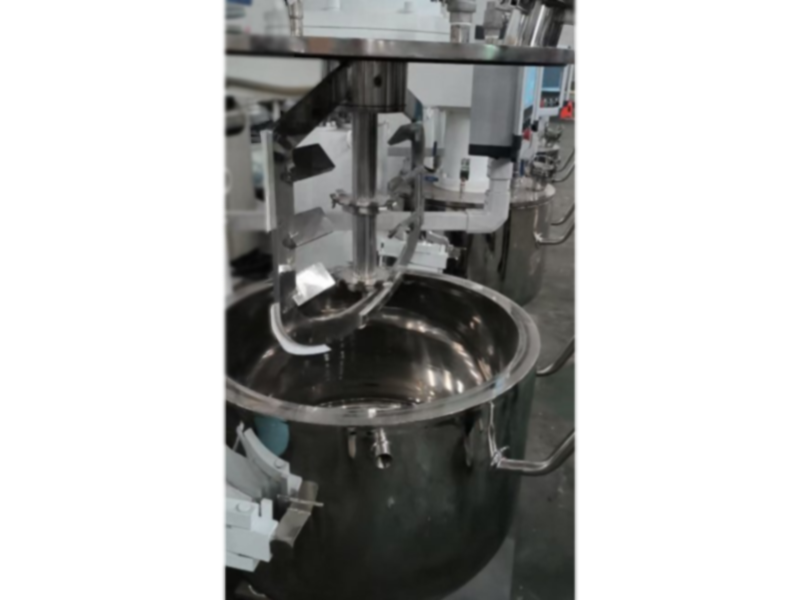 300L弧底部高速分散机交付现场